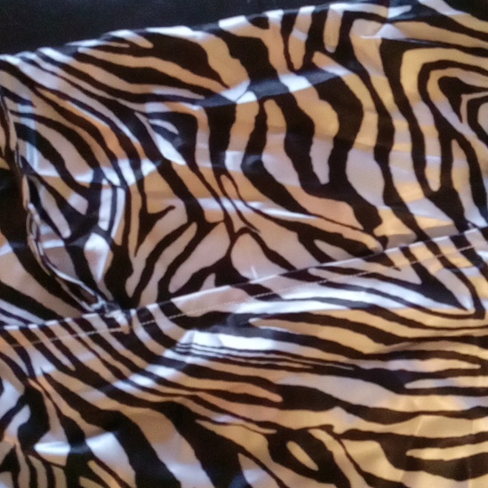 Dress - Picture 6 of 6